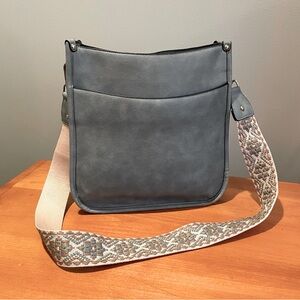 JEN & CO. Guitar Strap Purse Crossbody Bag. LIKE NEW!